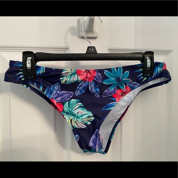 SHEIN Floral & Tropical Knot Front Bikini Swimsuit - Picture 2 of 4